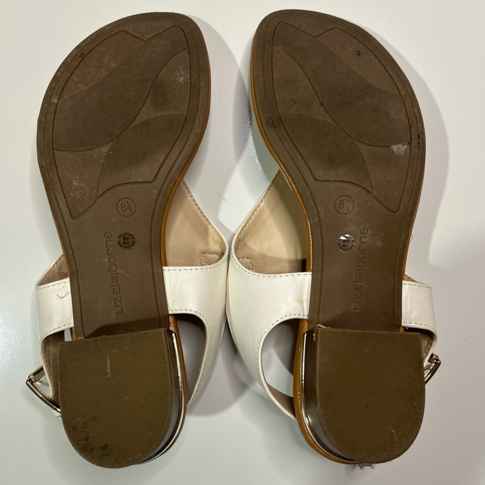 Liz Claiborne Tessa Sandals Shoes Women’s 8.5 White T-Strap Metal Decor Casual - Picture 8 of 10
